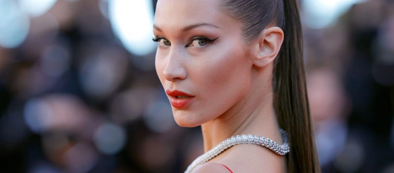 Bella Hadid: Μας ζητάει να μείνουμε σπίτι με... άκρως αποκαλυπτική φωτογραφία!